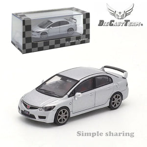 Honda Civic Type-R FD2 Silver – Indispensable pour les Amateurs de Performance